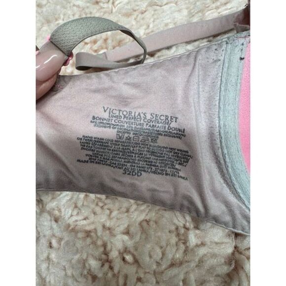 Victoria’s Secret Pink Bra 32DD - Picture 2 of 2